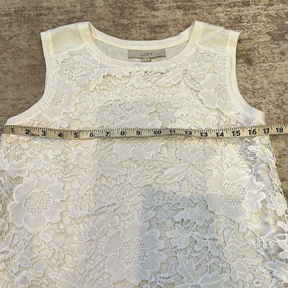 LOFT white Floral Lace Tank Top overlay small - Picture 7 of 9